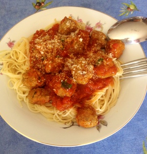 Recette de Boulettes de viande épicées au parmesan avec spaghettis 